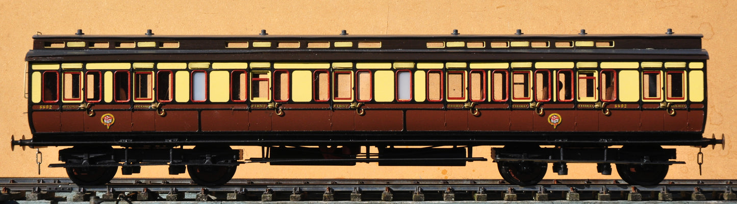 1:32 Scale FCWD GWR E.74 58ft Lavatory semi-corridor composite carriage