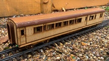 Load image into Gallery viewer, 1:32 Scale SECR Continental 5 Compartment Saloon 1st Class Brake Coach