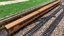 Load image into Gallery viewer, 1:32 Scale UK Motive Power Passenger Train Pack