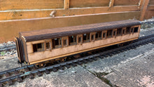 Load image into Gallery viewer, 1:32 Scale SR Maunsell Restriction 1 Corridor 3rd Coach
