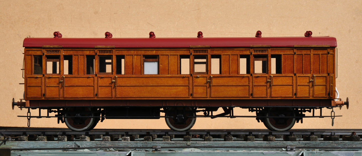 10mm Scale FCWD ECJS/GNR 6w Semi Corridor Lavatory Luggage Composite Coach