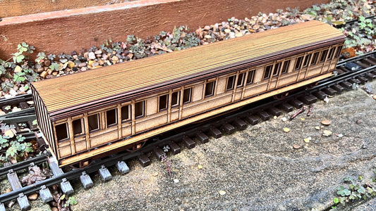 1:32 Scale SECR 7 Compartment Lavatory Composite Panelled Coach - 54ft