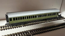 Load image into Gallery viewer, TT:120 Scale SR Maunsell Restriction 1 Coach Set