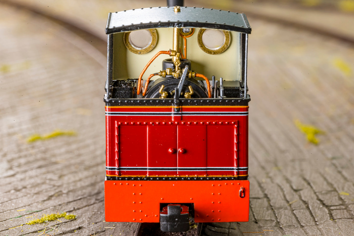 4mm Scale Rapido UK - Kerr, Stuart & Co. ‘What if’ Short-Tank Sirdar