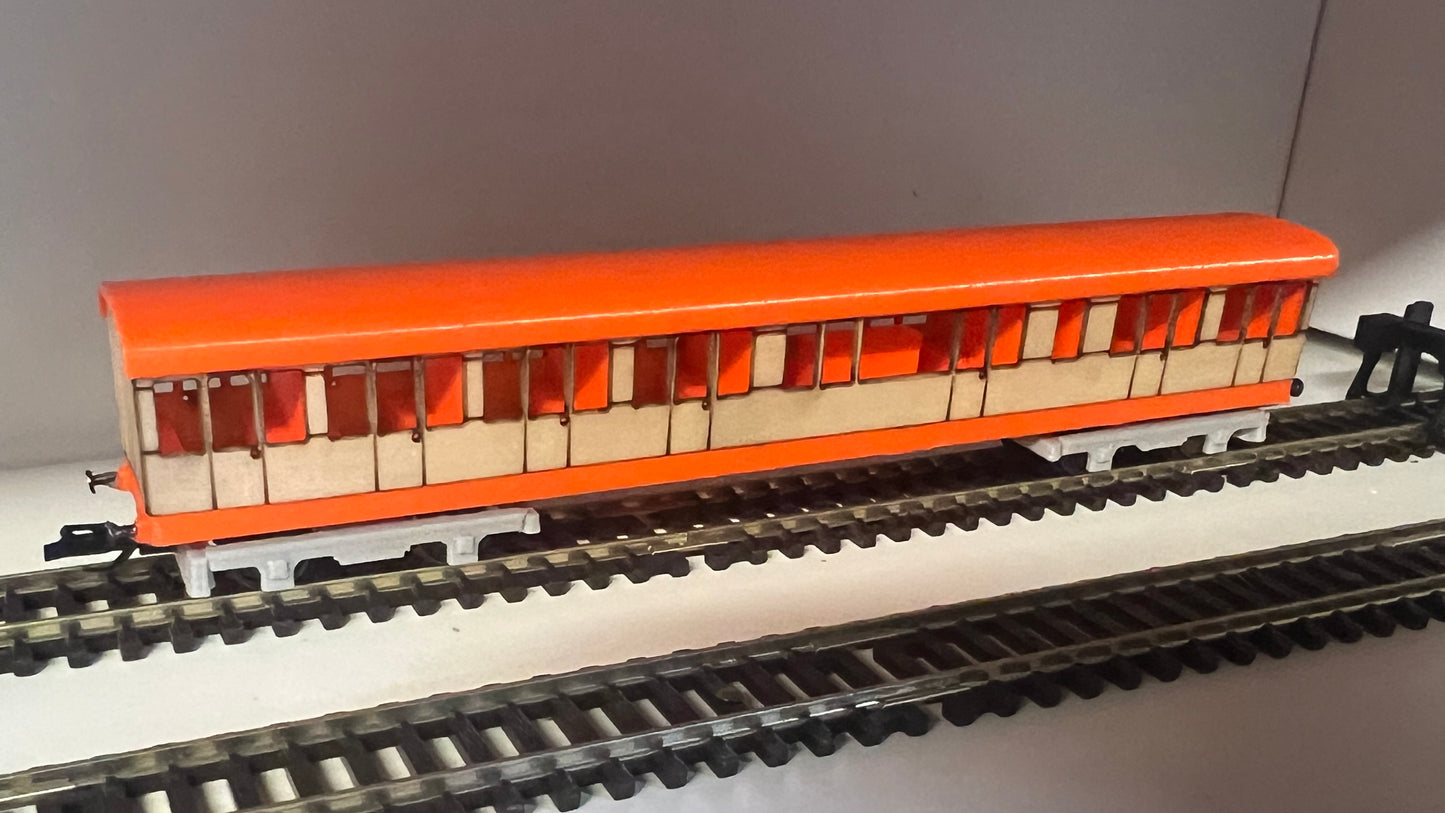 TT:120 Scale SECR Trio-C 7 Compartment Lavatory Composite Coach
