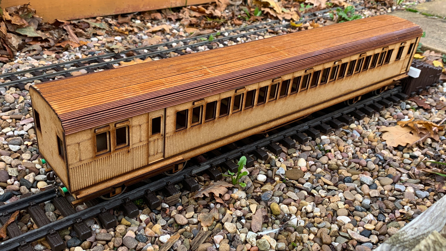 1:32 Scale SECR Continental 7 Compartment 3rd Class Brake Coach