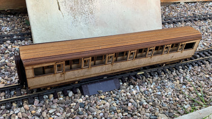 1:32 Scale SR Maunsell Restriction 0 Corridor Composite Coach