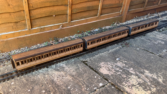1:32 Scale SR Maunsell Restriction 1 Coach Multipack