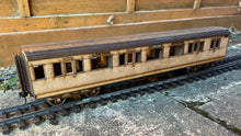 Load image into Gallery viewer, 1:32 Scale SR Maunsell Restriction 1 Unclassed General Saloon Brake Coach
