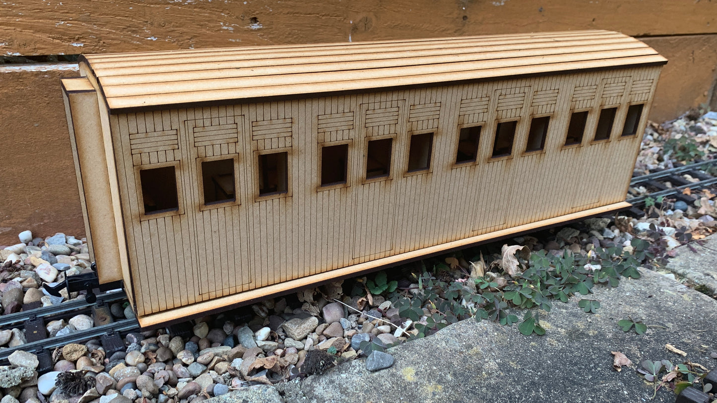 16mm Scale Freelance 4 Compartment Corridor Coach