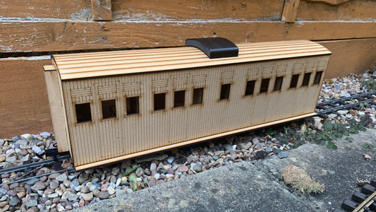 16mm Scale Freelance 4 Compartment Lavatory Corridor Coach