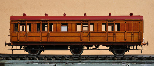 10mm Scale FCWD ECJS/GNR 6w Semi Corridor Lavatory Luggage Composite Coach