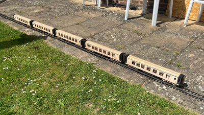No Extra Vehicle / 3 Link couplings / 3 coaches